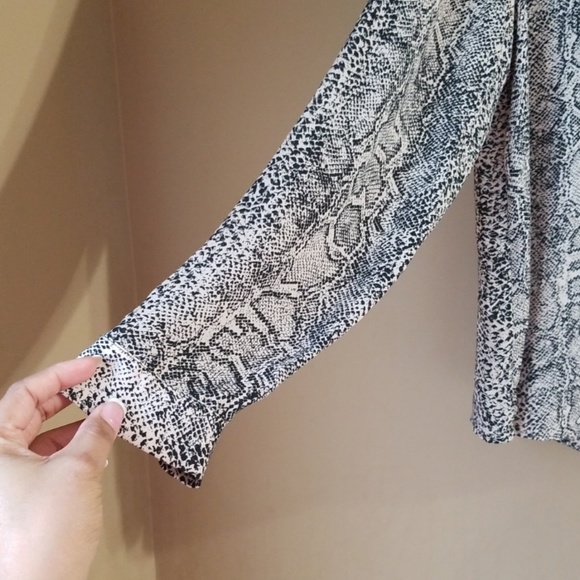 Guess Shirt/Blouse - Picture 4 of 5